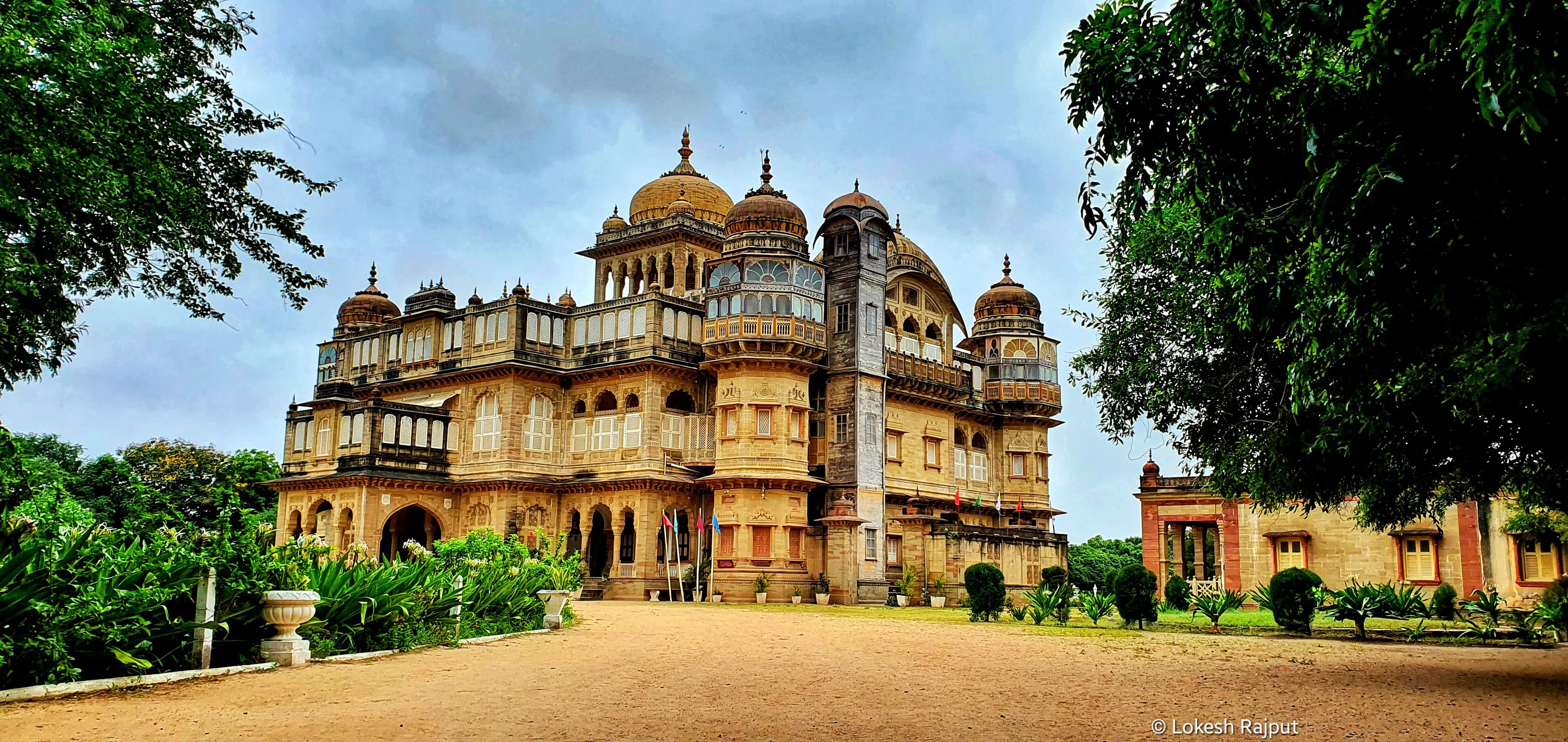 1N / 2D Kutch Tour Package — A compact luxury getaway covering the famous places of Kutch, from Bhuj temples to Mandvi's palace and beach.